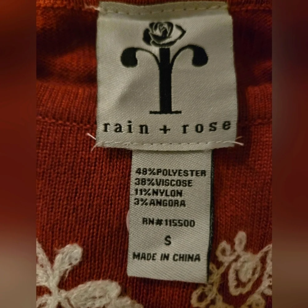RAIN & ROSE Scoop Neck Light Weight Sweater w/ Embroidered Floral Design sz Sm - Picture 8 of 8